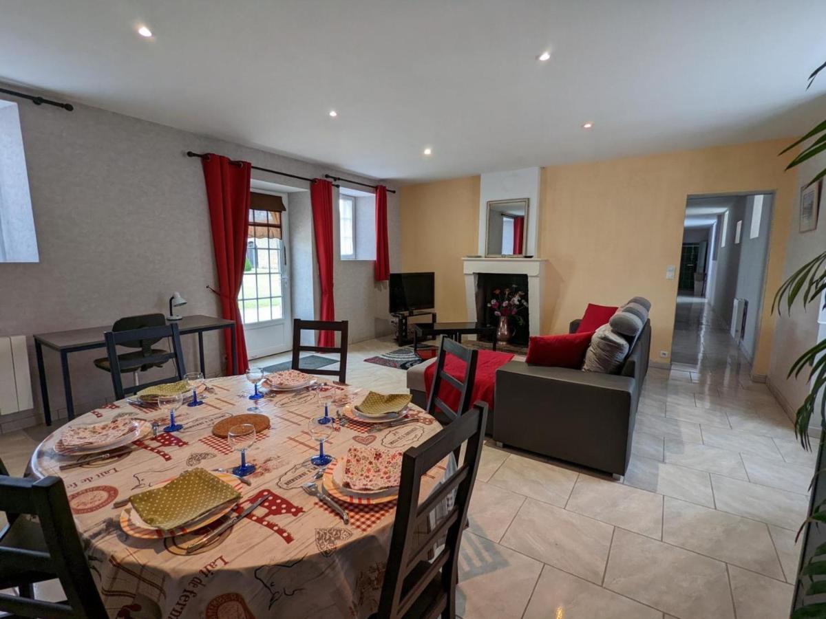 Gite Charmant Au Coeur D'Un Chateau Historique Avec Parc, Proche De Cognac, Ideal Famille Et Nature - Fr-1-653-167 Cherves-de-Cognac Kültér fotó