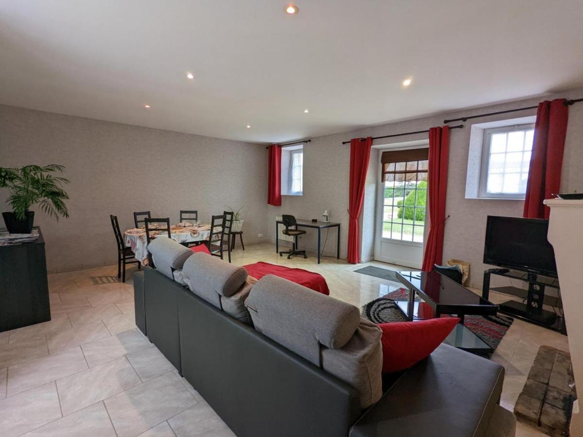Gite Charmant Au Coeur D'Un Chateau Historique Avec Parc, Proche De Cognac, Ideal Famille Et Nature - Fr-1-653-167 Cherves-de-Cognac Kültér fotó