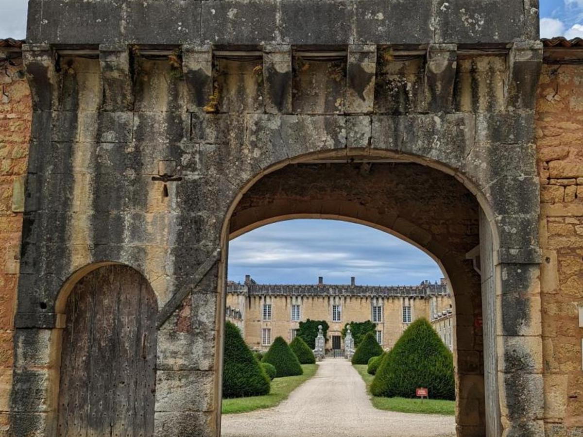 Gite Charmant Au Coeur D'Un Chateau Historique Avec Parc, Proche De Cognac, Ideal Famille Et Nature - Fr-1-653-167 Cherves-de-Cognac Kültér fotó