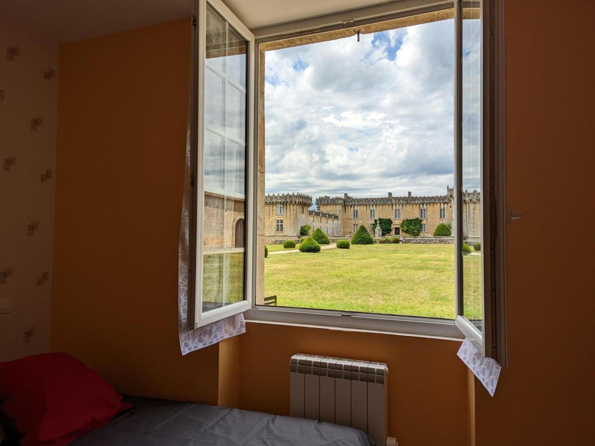 Gite Charmant Au Coeur D'Un Chateau Historique Avec Parc, Proche De Cognac, Ideal Famille Et Nature - Fr-1-653-167 Cherves-de-Cognac Kültér fotó